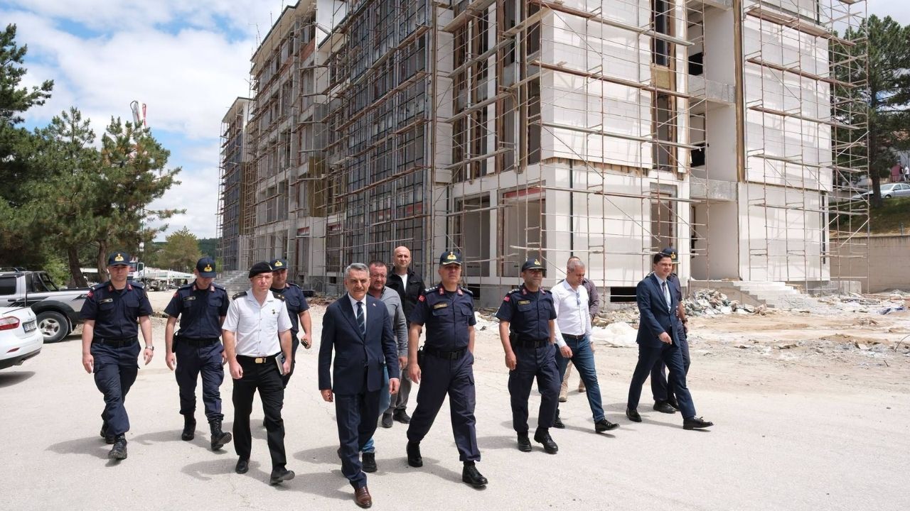 Vali Özkan’dan yeni jandarma hizmet binasına inceleme!