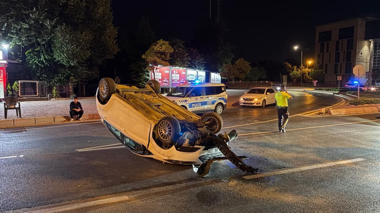 Otomobil takla attı! Sürücü olay yerinden kaçtı
