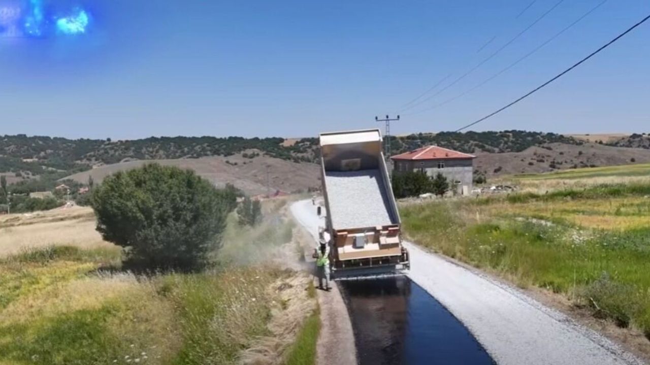 Yozgat'ta grup köy yolunda ikinci kat asfalt çalışması tamamlandı
