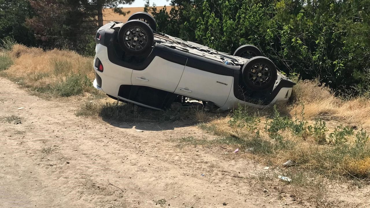 Patlayan tır lastiği kazaya yol açtı! 3’ü çocuk 8 kişi yaralandı