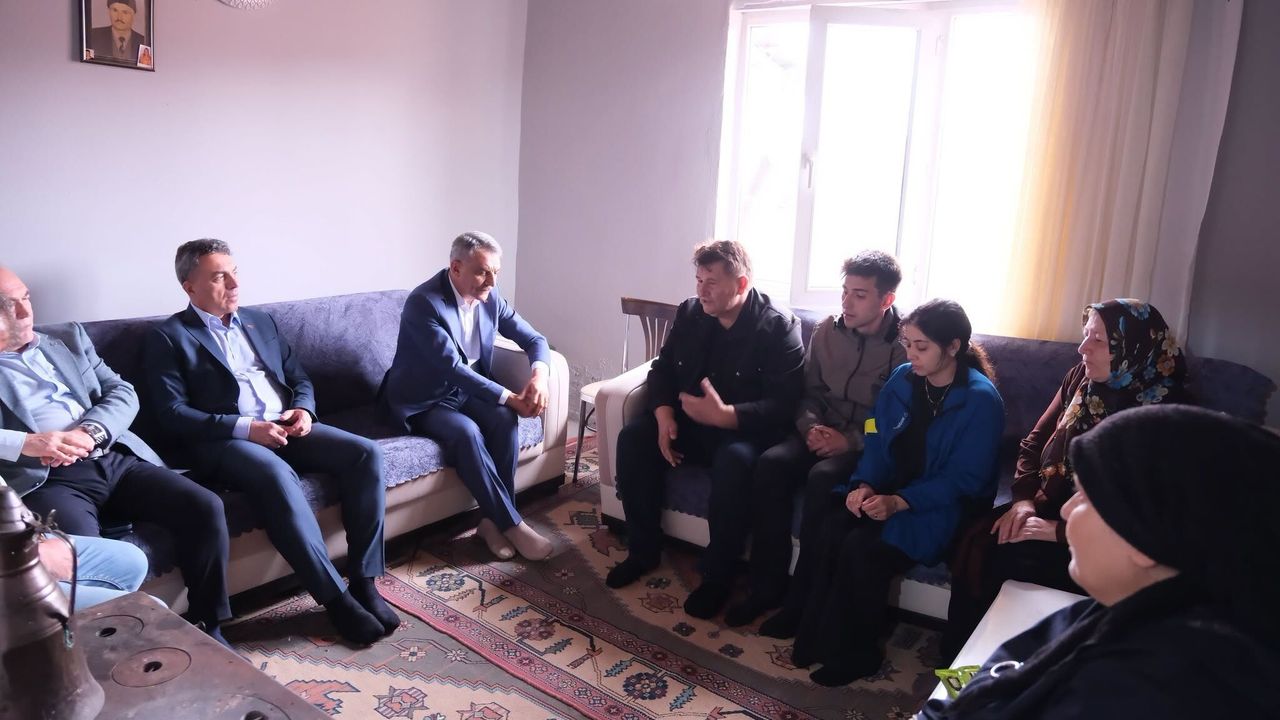Vali Mehmet Ali Özkan'dan Esengin ailesine taziye ziyareti