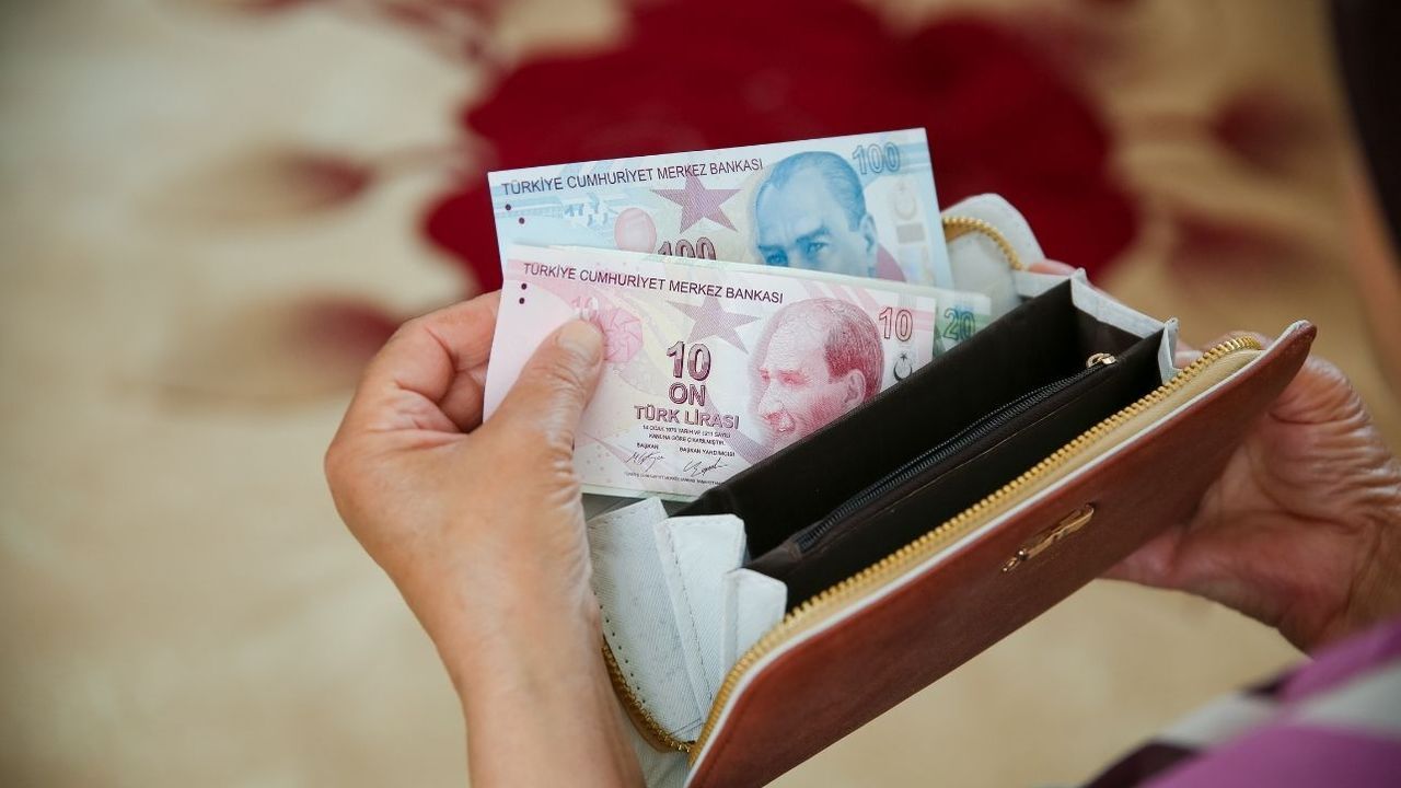 Milyonlarca emekli bekliyor! 3 bin 552 TL fark ödemesinde son aşama
