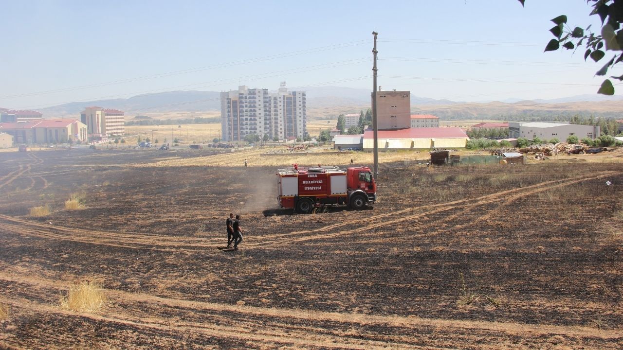 Buğday tarlasındaki yangın kazaya neden oldu: 1 yaralı