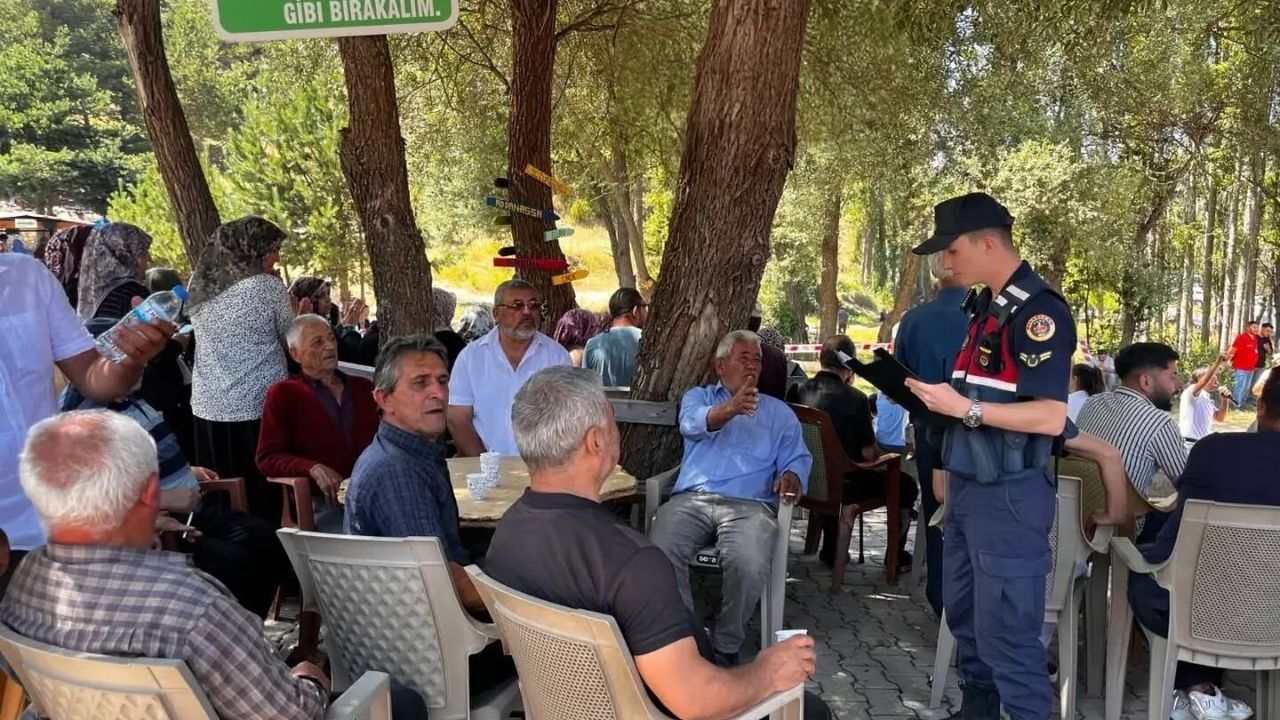 Çayıralan'da orman ve anız yangınlarına karşı vatandaşlara bilgilendirme yapıldı