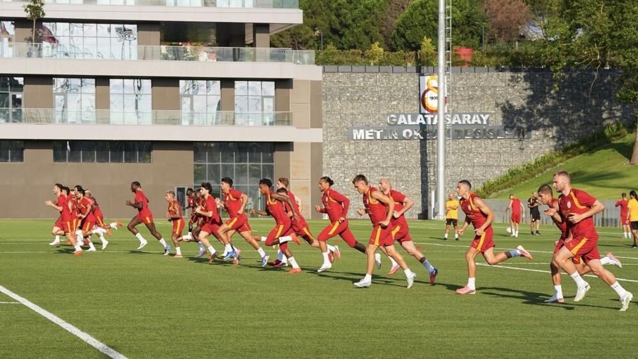 Galatasaray'da yeni sezon mesaisi devam ediyor