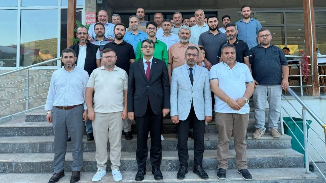 Akdağmadeni'nde din hizmetleri uzmanı Gökhan Gökçe için veda programı düzenlendi