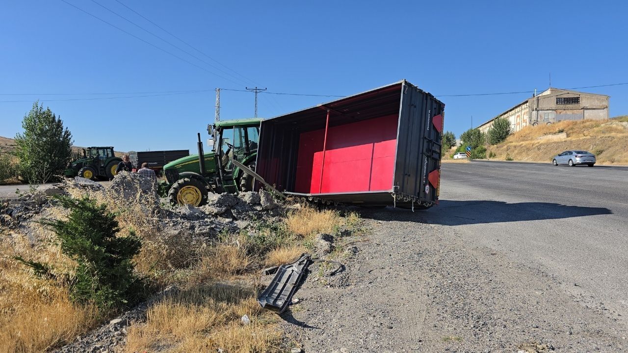 Son dakika: Yozgat'ta yolcu otobüsü traktöre çarptı