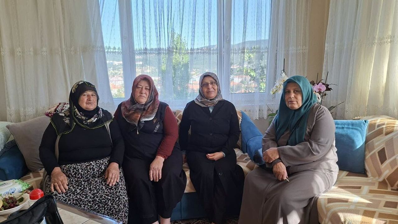 AK Parti Yozgat Kadın Kolları'ndan büyükler ve engelli vatandaşlara ziyaret