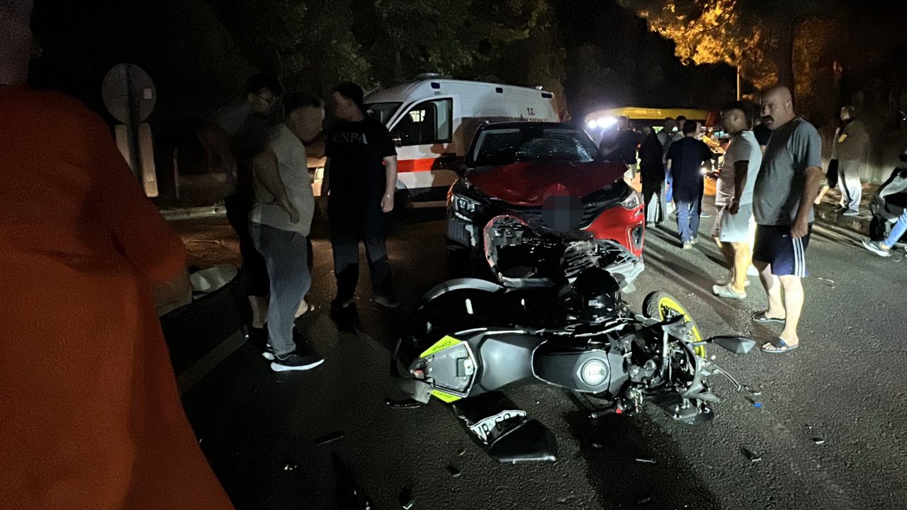 SUV araç ile motosiklet kafa kafaya çarpıştı: 1 yaralı