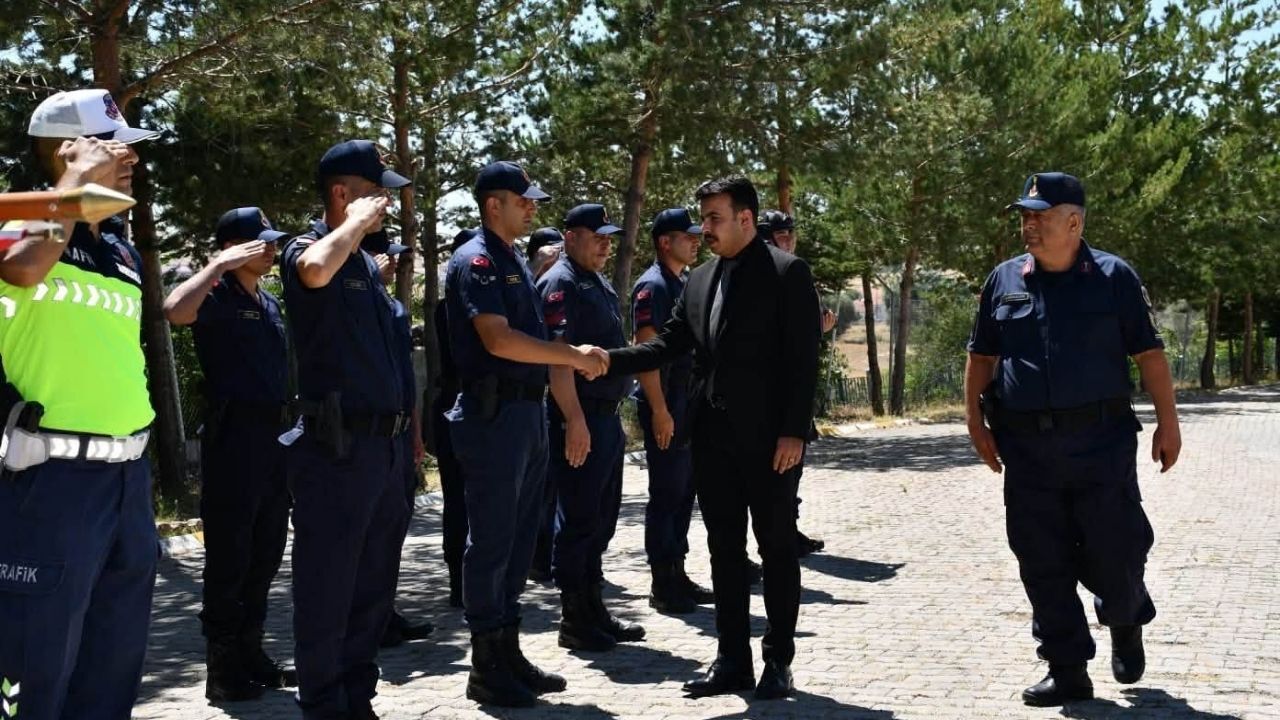 Saraykent Kaymakamı Aydın, İlçe Jandarma Komutanlığını ziyaret etti
