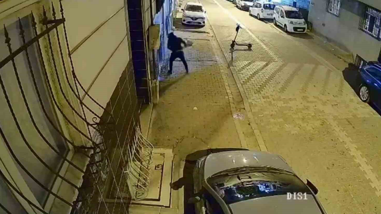 Eski sevgili dehşeti! Binanın camlarını parçaladı