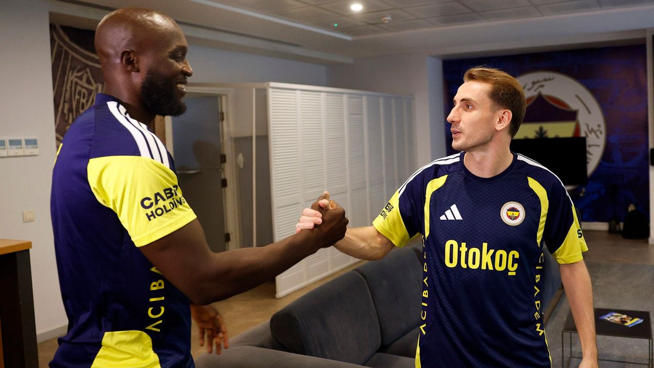 Fenerbahçe’nin yeni transferi Lukaku, Can Bartu Tesisleri’ni gezdi