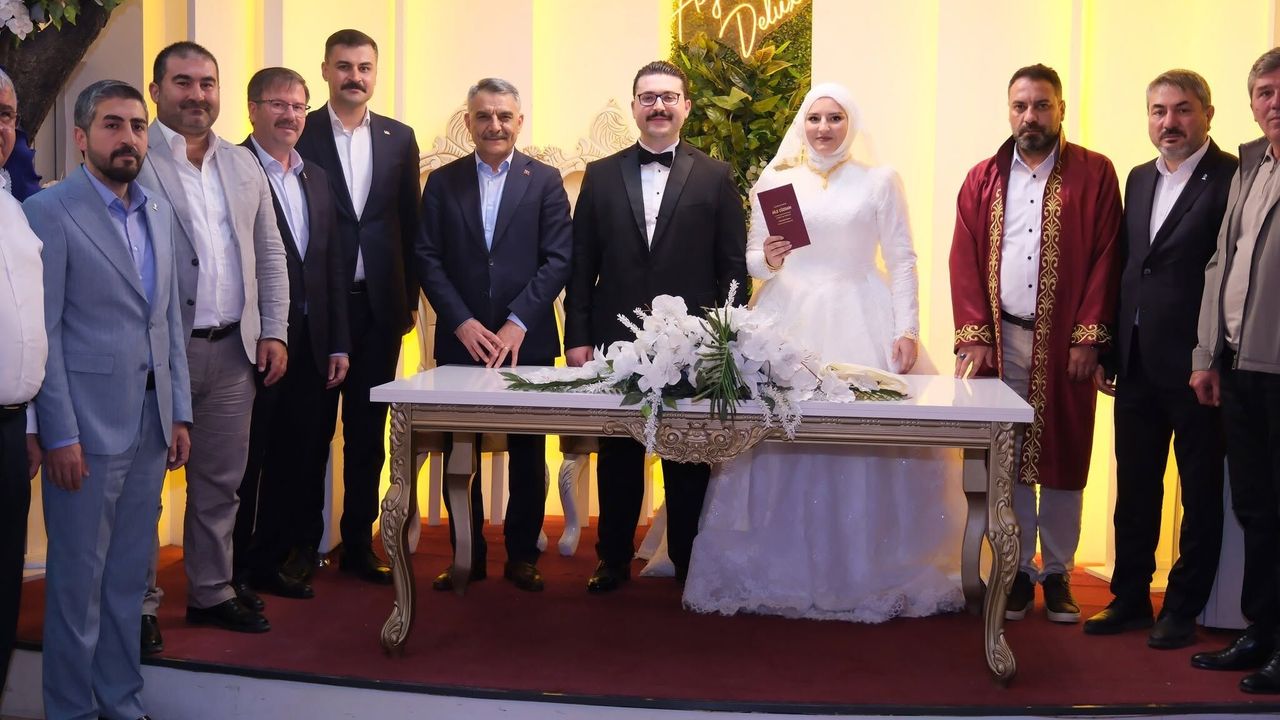 Vali Özkan, Altan ve Ok çiftinin düğün törenine katıldı