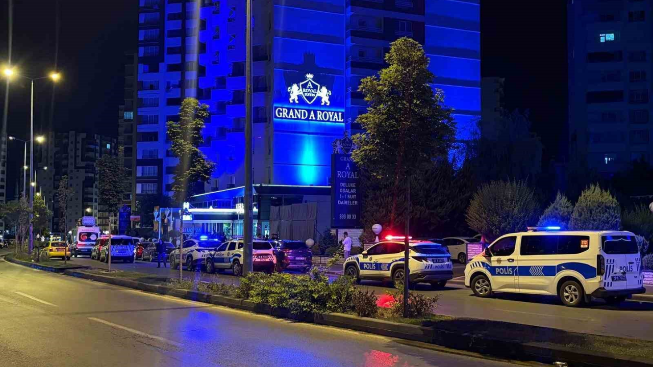 Kan donduran olay! Önce bıçaklandı sonra 5. kattan aşağı atıldı