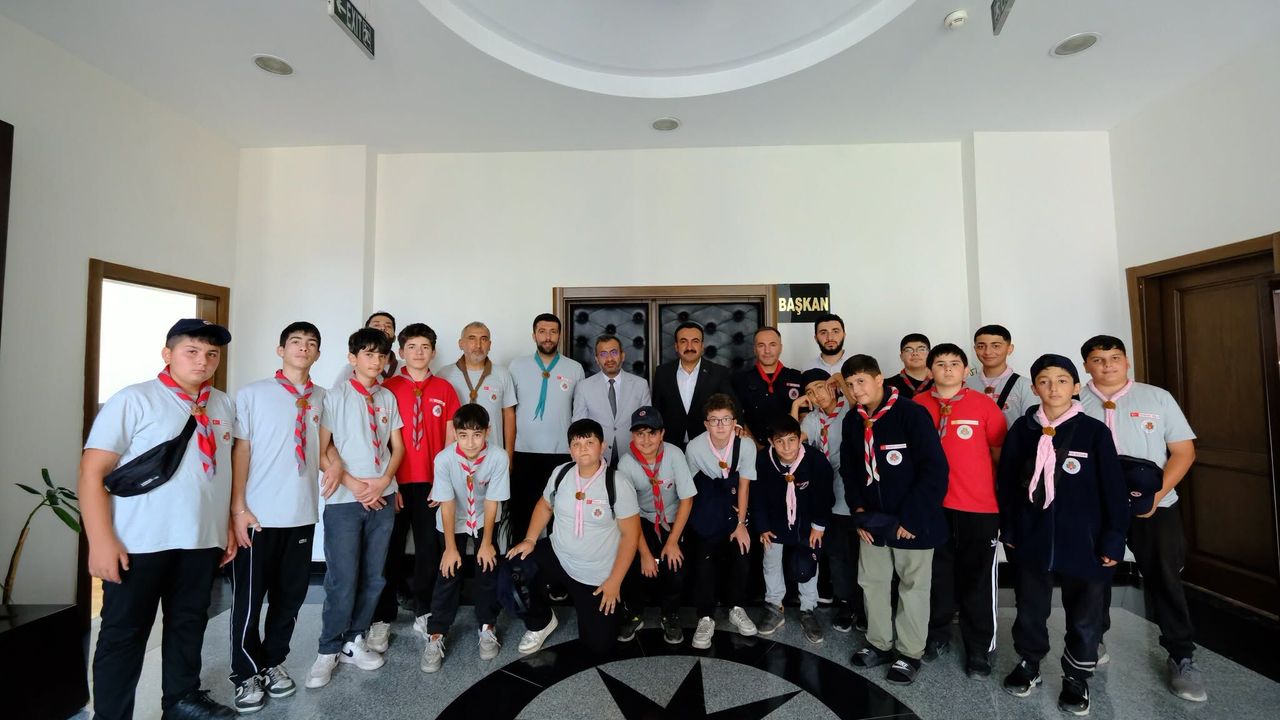 Akdağmadeni'nde gençliğe değer izcilik kampı düzenlendi