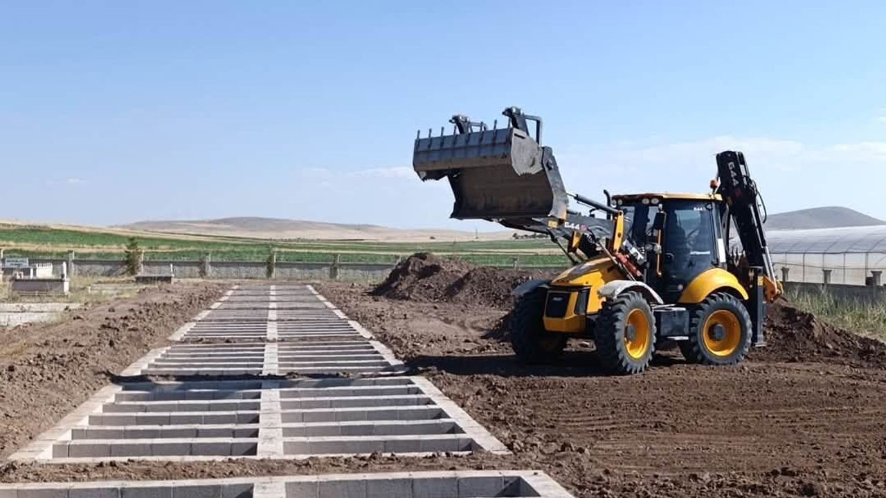 Ovakent Belediyesi tarafından yeni mezar alanları hazırlandı