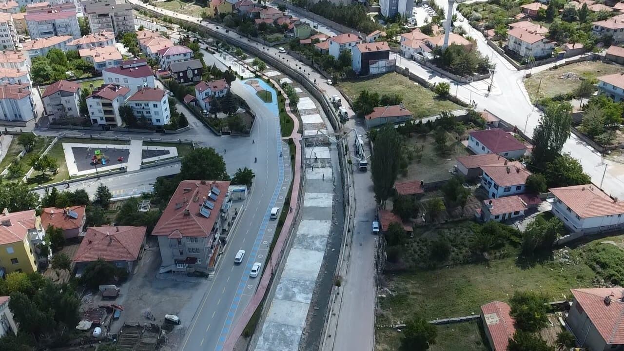 Sorgun'da ihtiyaç sahibi çocuklara ayakkabı desteği