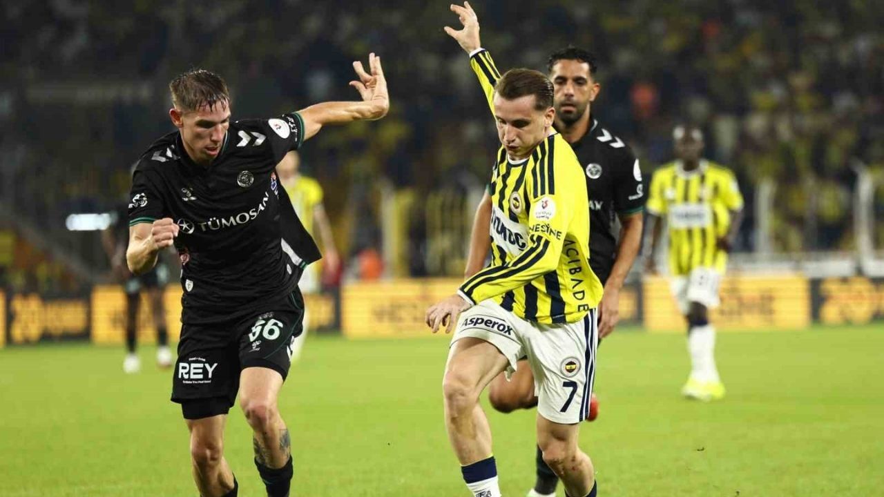 Fenerbahçe ilk yarıda farkı açtı