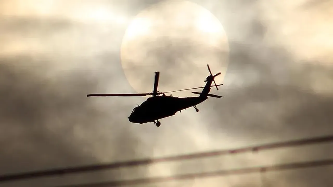 Yüksek gerilim hattında çalışan helikopter düştü!