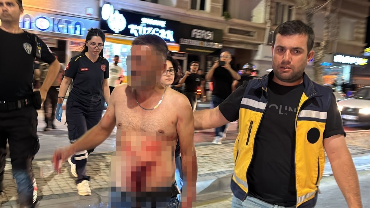 Karnından bıçaklandı, yol ortasında soyundu!