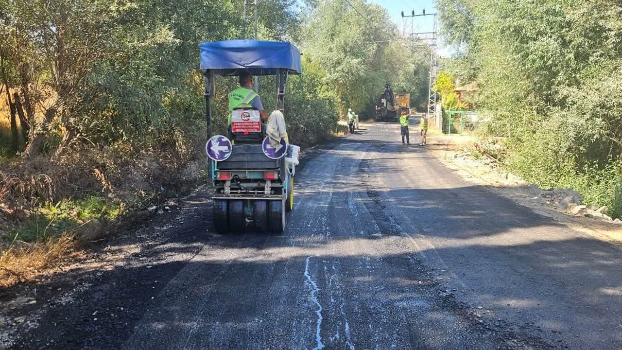 Saraykent’te köy yolları ve altyapı için çalışma yürütüldü