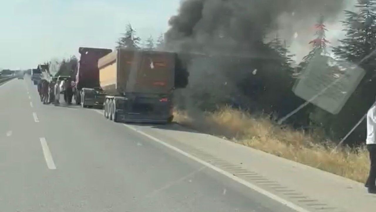 Seyir halindeki TIR’ın dorsesinde yangın çıktı