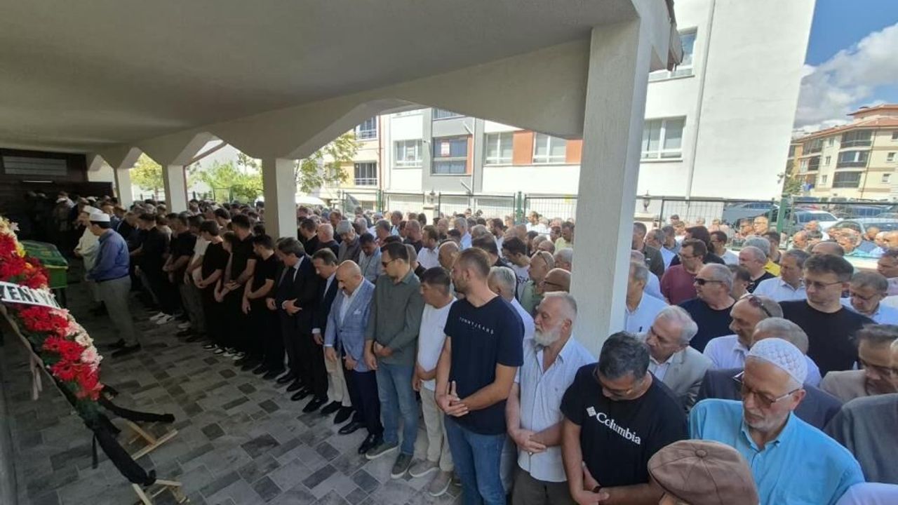 İsmail Altınkaynak’ın acı günü: Annesi son yolculuğuna uğurlandı