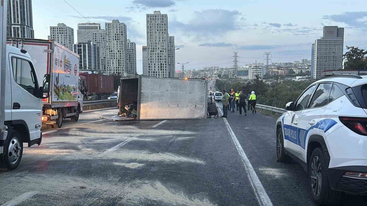 11 araç kazaya karıştı: 2' ağır 6 yaralı