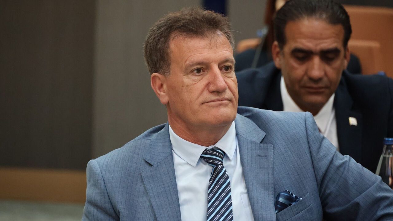Erhan Arıklı kimdir? Prof. Dr. Erhan Arıklı'nın hayatı, akademik kariyeri, siyasi geçmişi ve bakanlık görevleri neler?