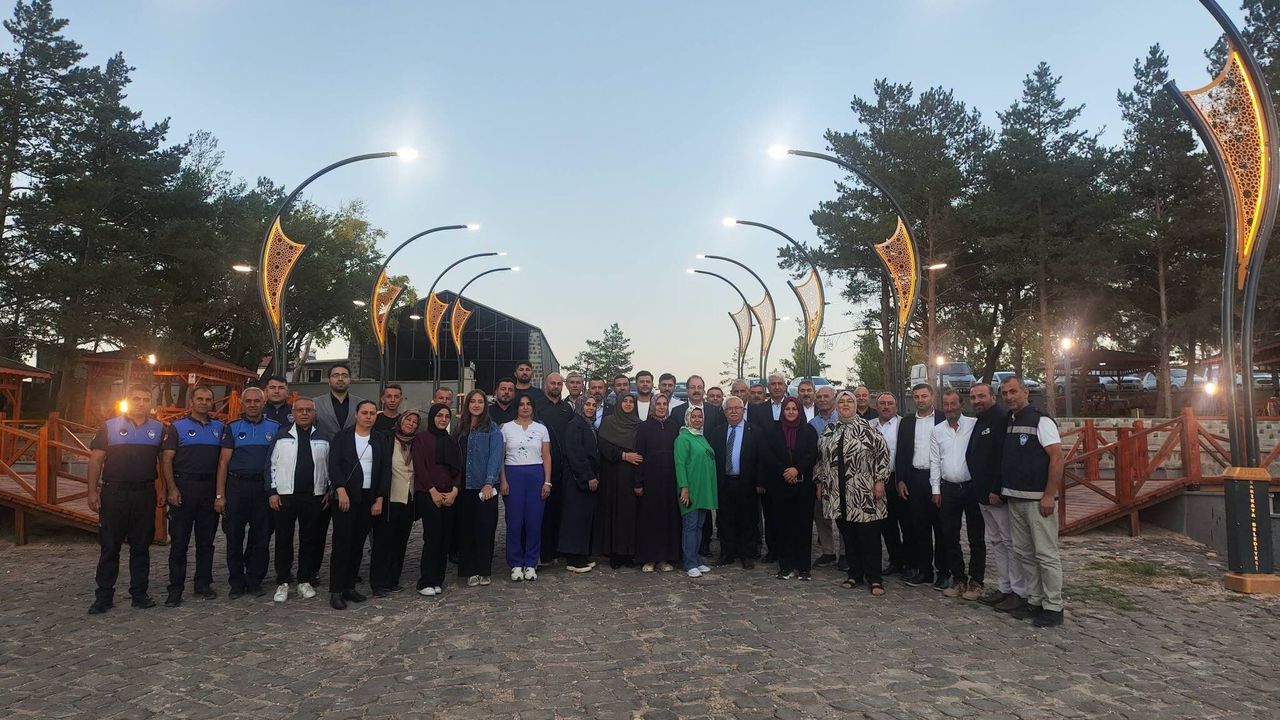 Akgül, Sarıkaya’da vatandaşlarla bir araya geldi