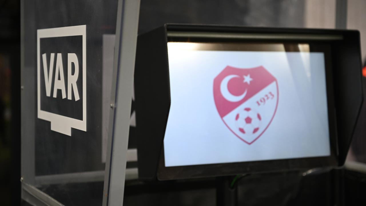 Fenerbahçe-Beşiktaş derbisinde VAR koltuğu polonyalı hakeme emanet