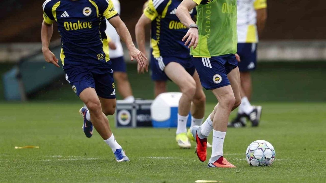 Fenerbahçe’de Roma maçı hazırlıkları sürüyor