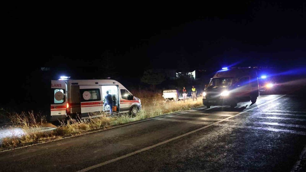 Kontrolden çıkan otomobil takla attı: 1'i ağır, 5 yaralı