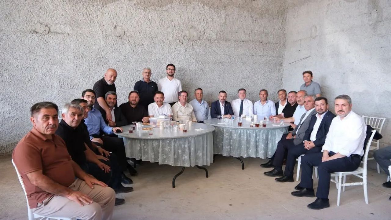 AK Parti heyeti Kadışehri’nde düğün merasimine katıldı