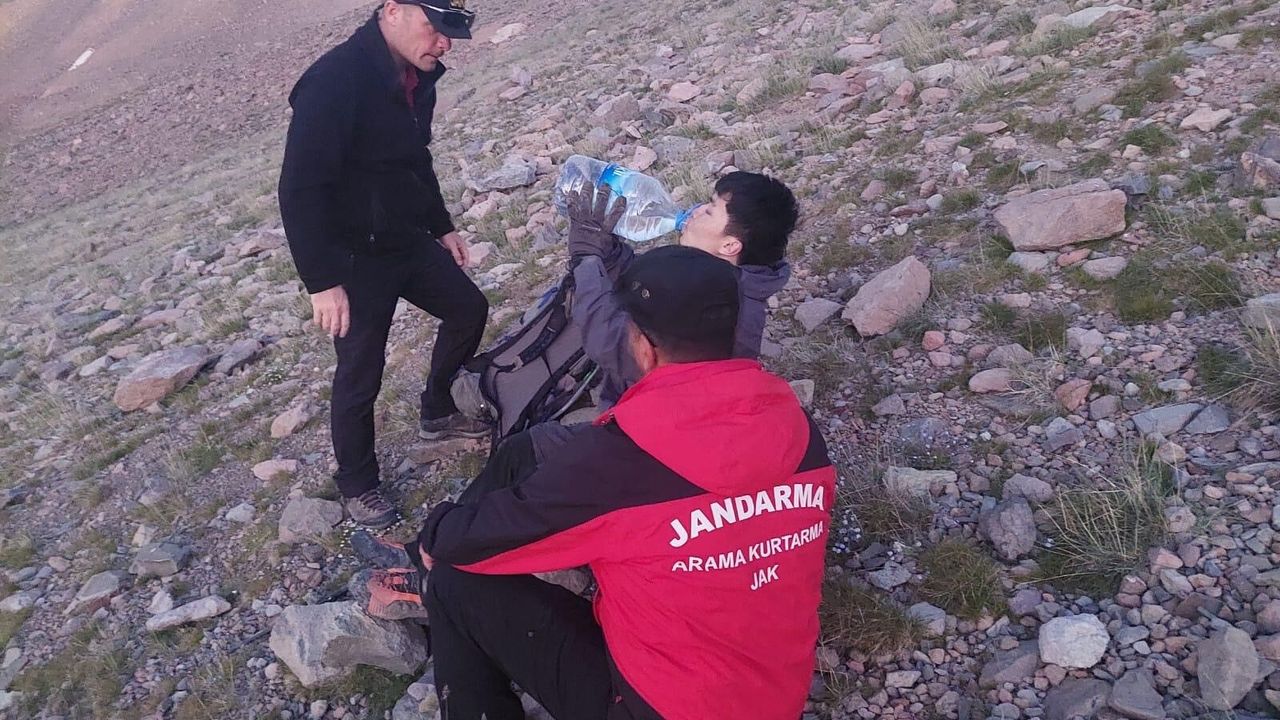 Erciyes Dağı’nda mahsur kalan yabancı uyruklu kişi kurtarıldı