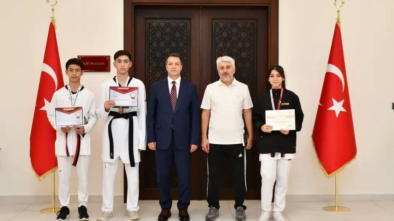 Sorgun Kaymakamı Abdurrezzak Canpolat’a başarı ziyareti