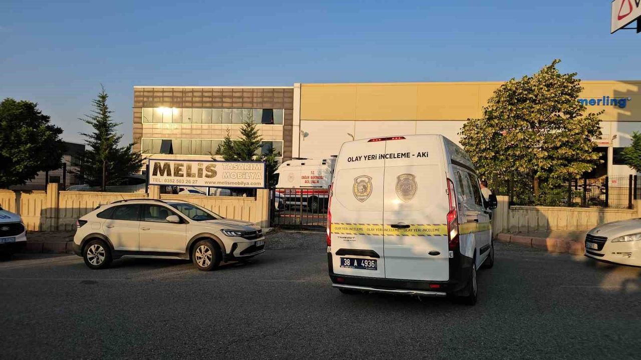 Bir şahıs fabrika önünde intihar etti