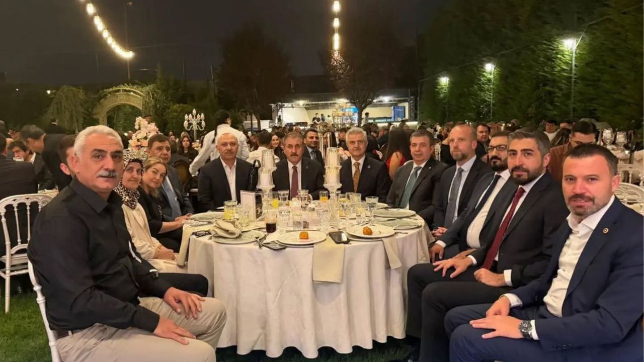 Şahan ve Şimşek, Ankara'daki düğün merasiminde genç çiftin mutluluğuna ortak oldu