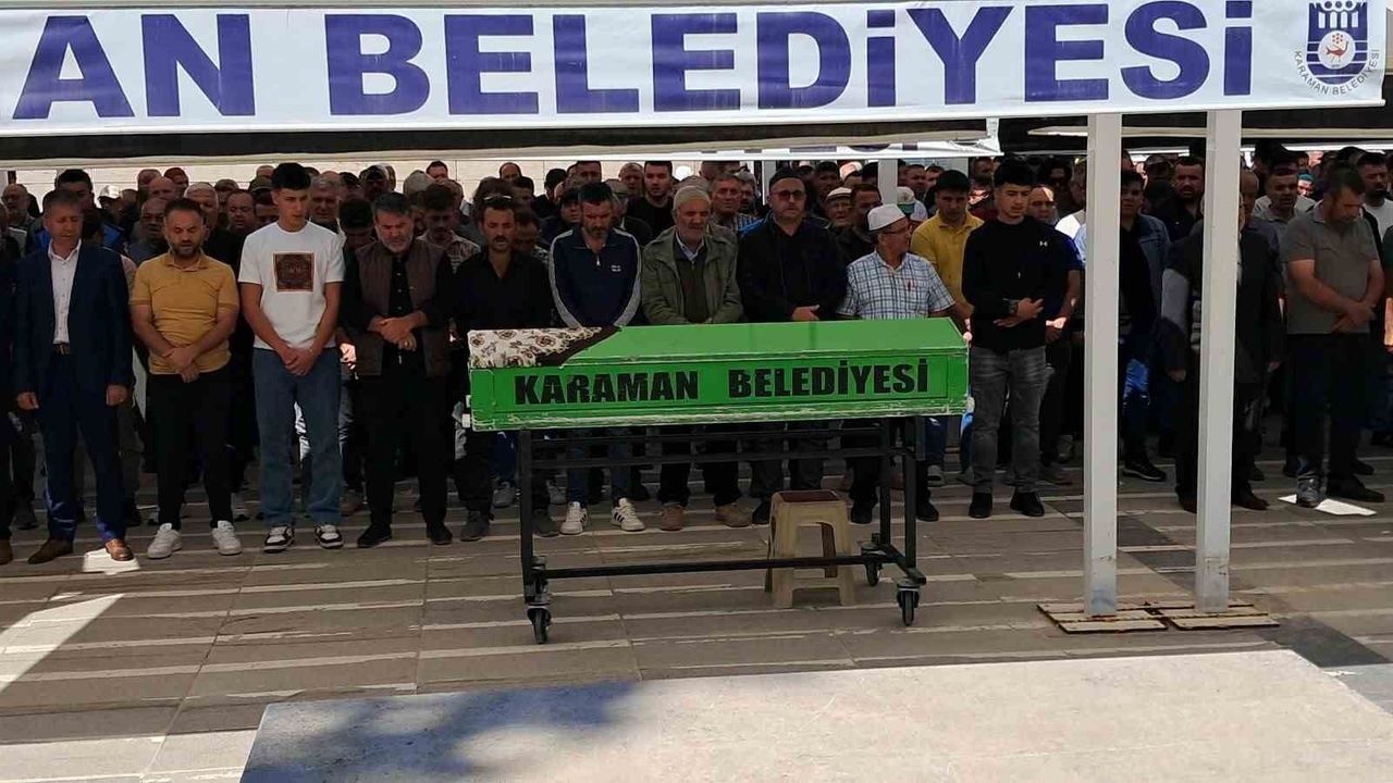 Evlerinde ölü bulunan karı koca toprağa verildi