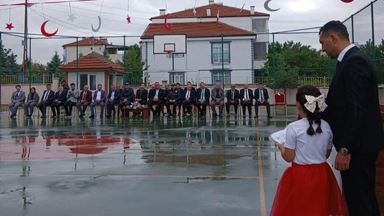 Kadışehri’nde İlköğretim Haftası kutlandı