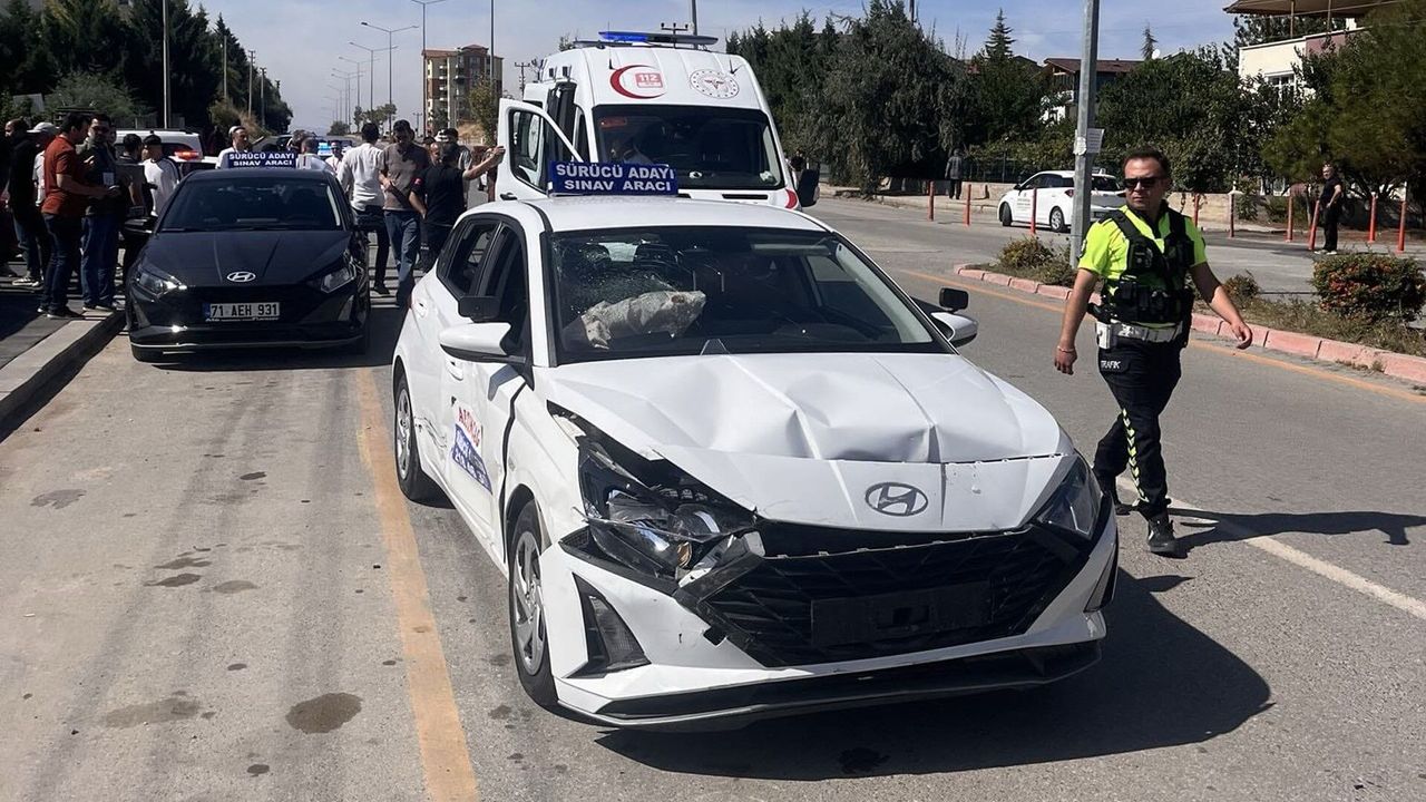 14 yaşındaki sürücü kazaya karıştı: 4 kişi yaralandı