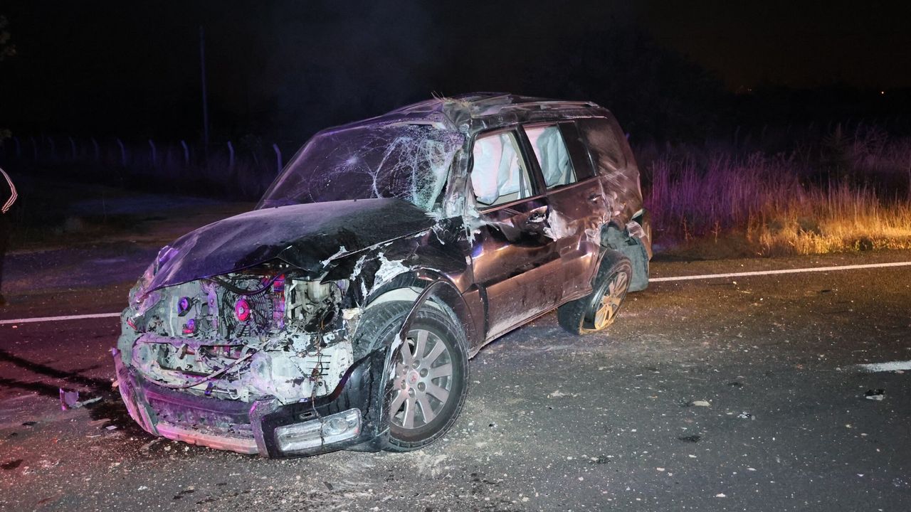 İzinsiz aldığı otomobille kaza yaptı! 2 yaralı
