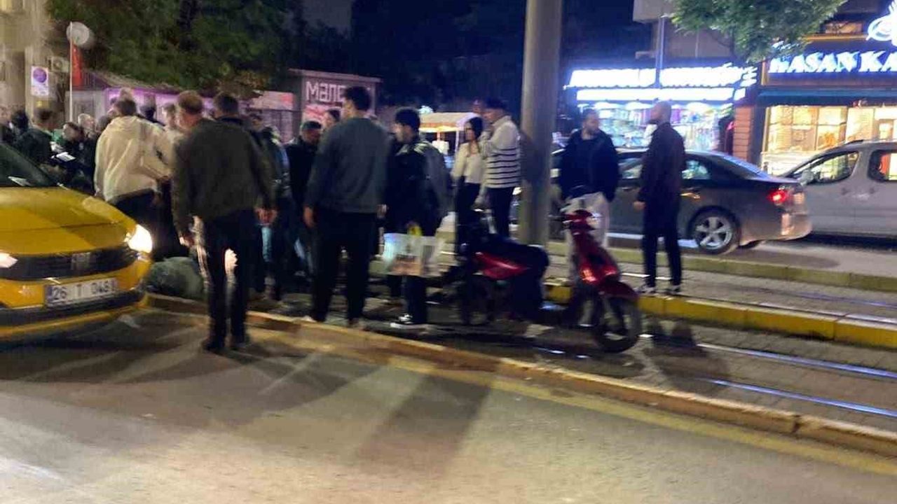 Motosikletin çarptığı yaya ağır yaralandı