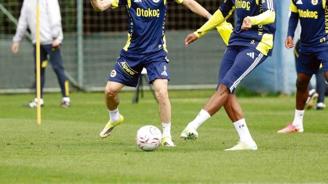 Fenerbahçe hazırlıklarını sürdürdü