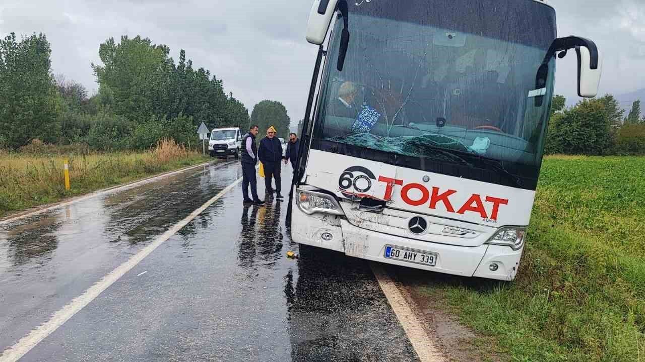 Tokat'ta otobüs kazası: 1'i ağır 2 yaralı