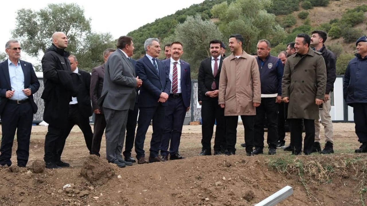 Vali Özkan Saraykent’teki jeotermal serada incelemelerde bulundu
