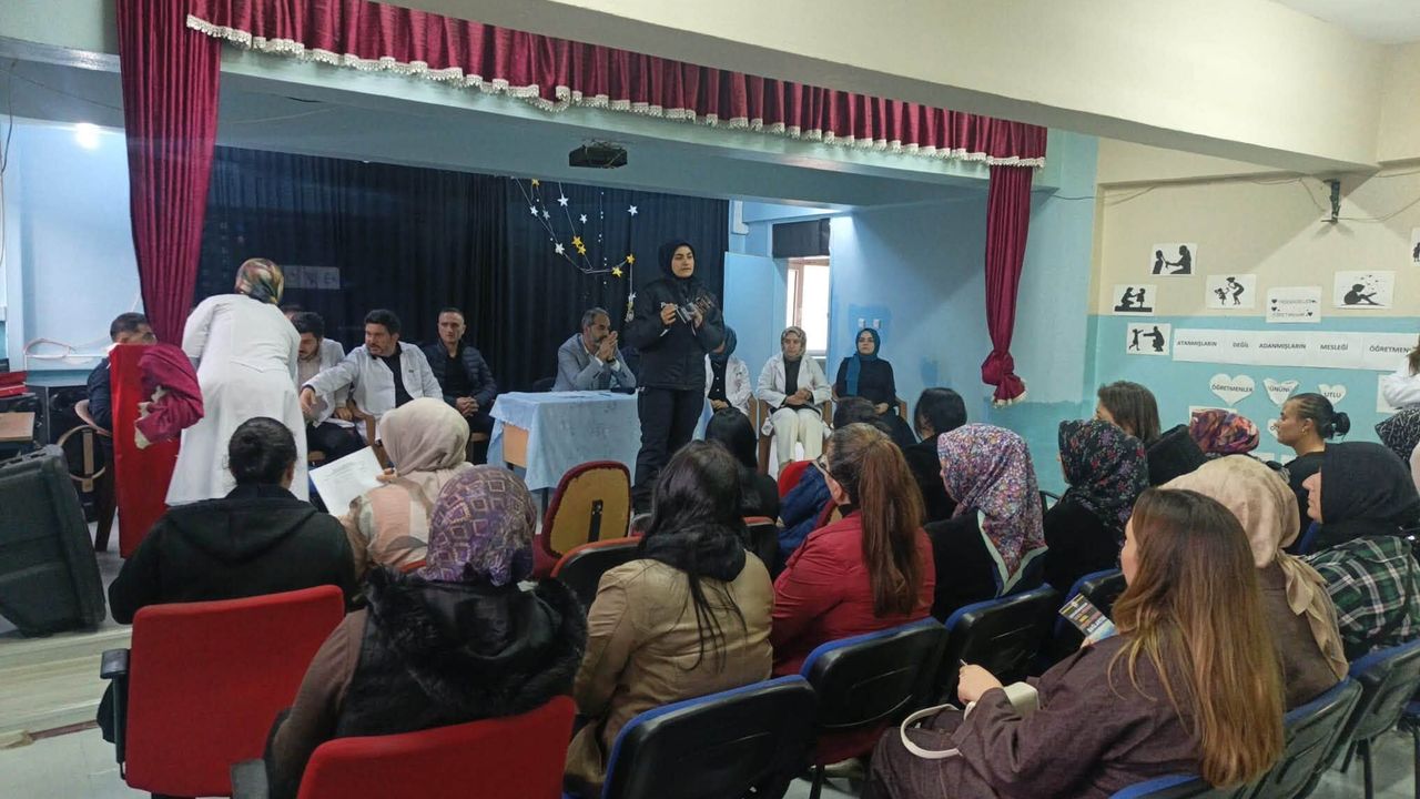 Yenifakılı’da velilere güvenlik, öğrencilere gıda israfı eğitimi