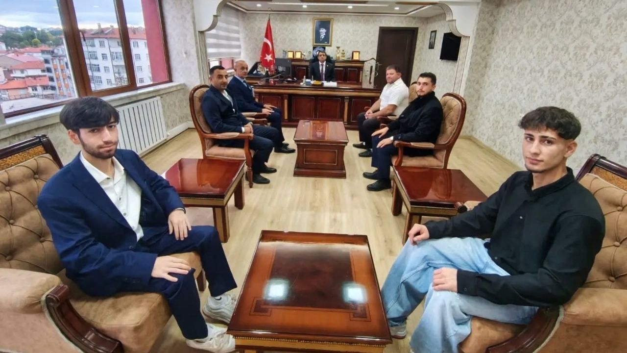 Akdağmadeni Ülkü Ocakları yönetiminden Kaymakam Kaymakçı’ya ziyaret
