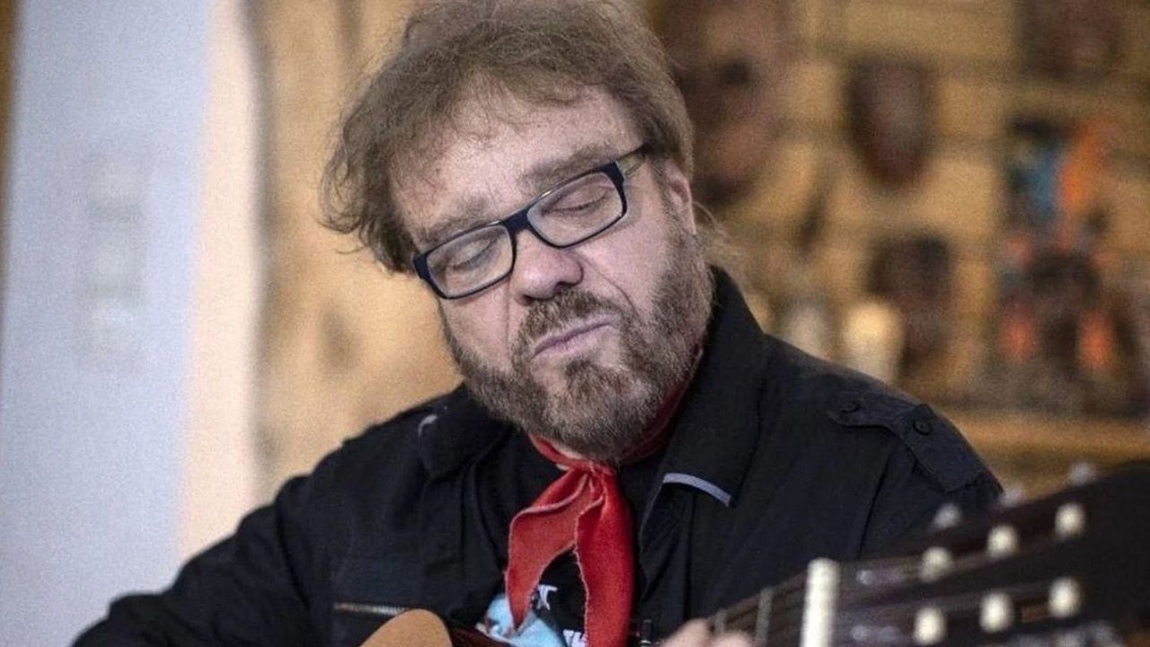Atilla Atasoy kimdir? Kaç yaşında ve nereli? Yaşıyor mu? Evli mi? Ne mezunu? Kızı kim? Nerede yaşıyor? Hastalığı ne?