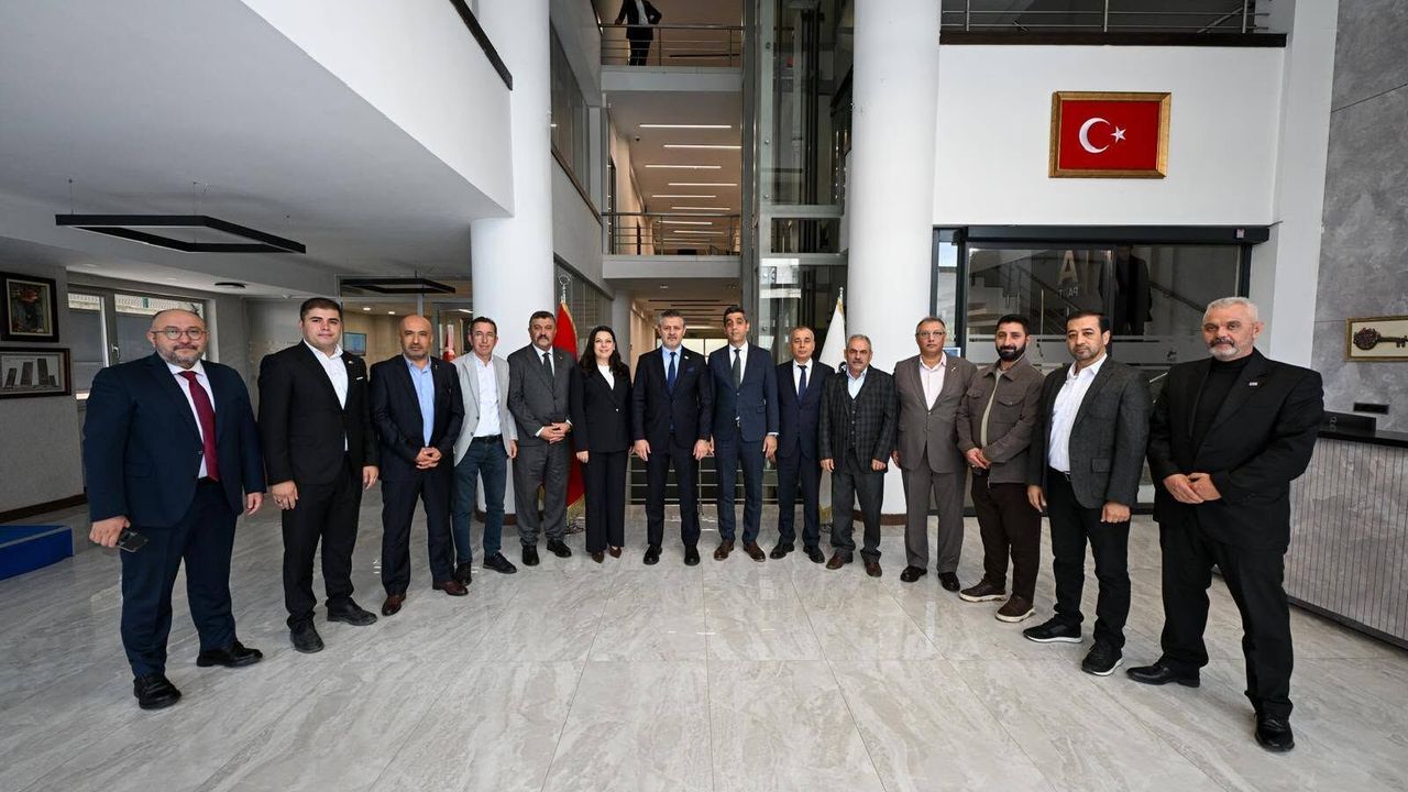 Üniversitelilere burs desteği veriliyor